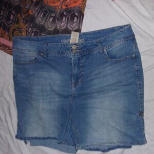 🍋‍ size 20 w 20w  blue jean shorts distressed denim eighteen plus sized stretch